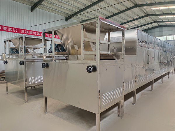 粉體隧道式微波烘干設(shè)備交付江西客戶 粉體隧道式微波烘干設(shè)備交付江西客戶